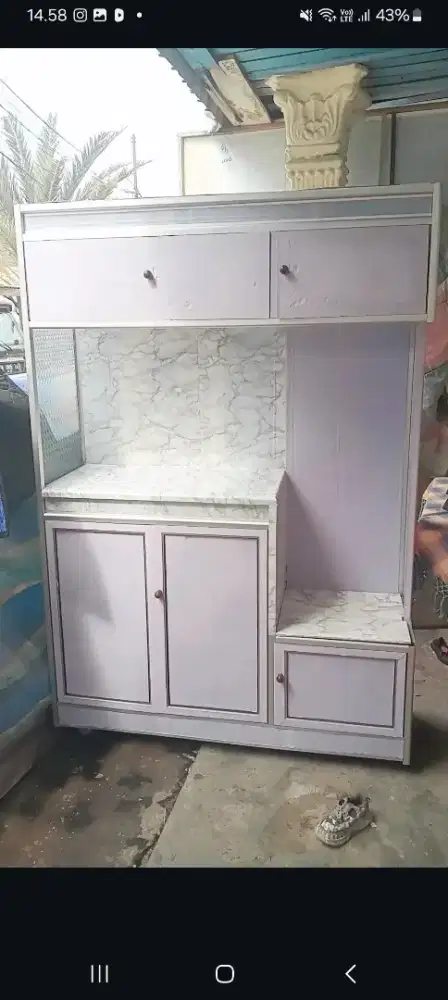 Lemari piring 3 pintu