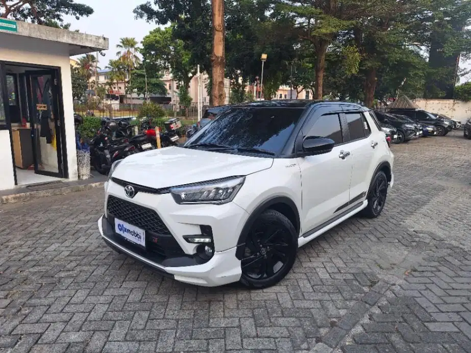 LOW DP Toyota Raize 1.0 GR Sport Two Tone Bensin-AT 2024 PIH