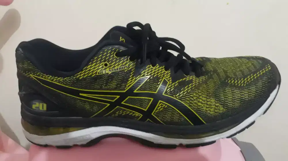 Sepatu ASICS T800N