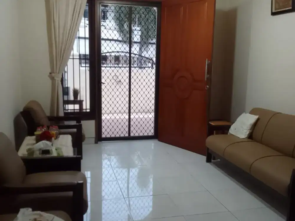 Rumah Nyaman Pluit Selatan – Dekat Pluit Village & Emporium Mall