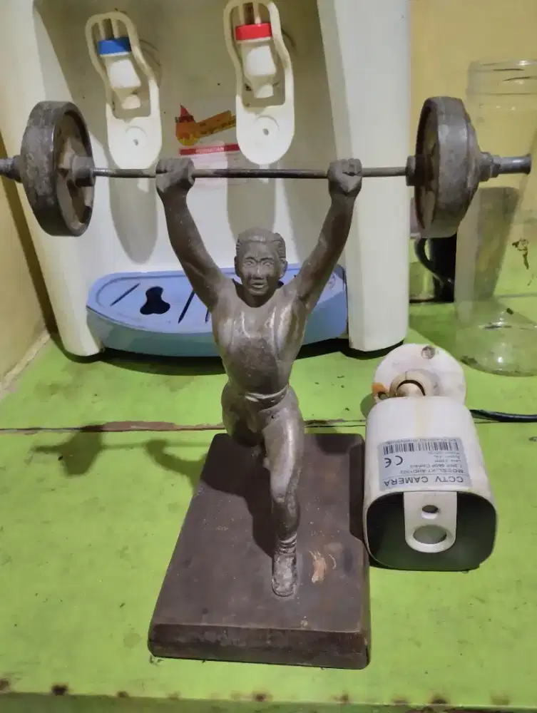 Miniatur Angkat besi Vintage