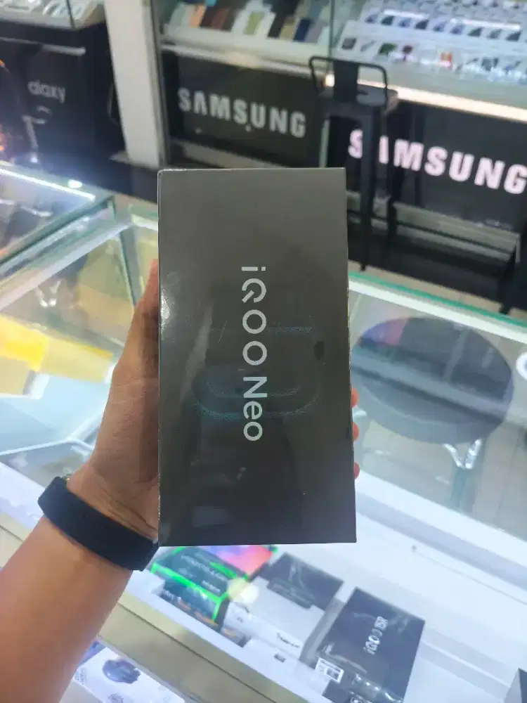 iQOO Neo 10 12/512 Baru