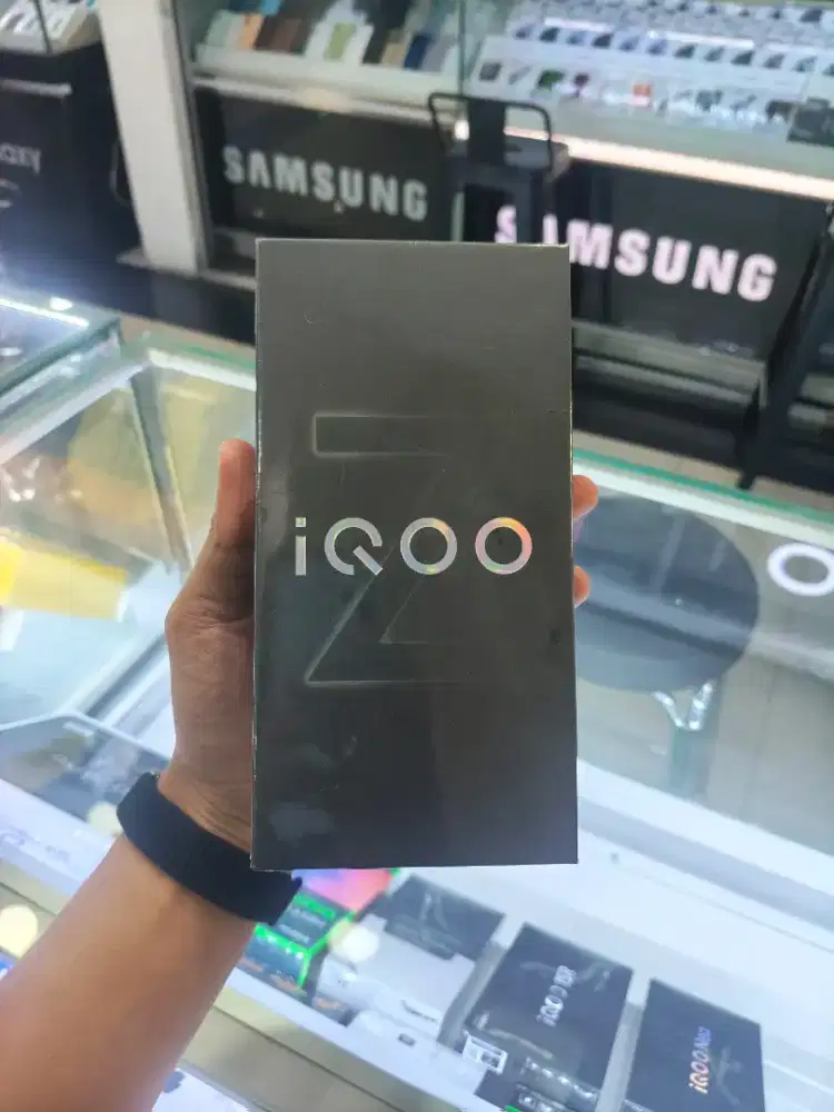iQOO Z10R 8/128 12/256 Baru