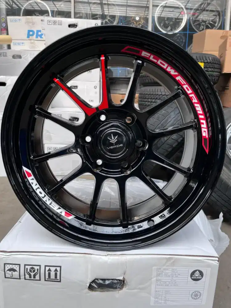 Venom 5 ring 18 lebar 9 pcd 6x139,7 ET 0 4pcs. Fortuner pajero