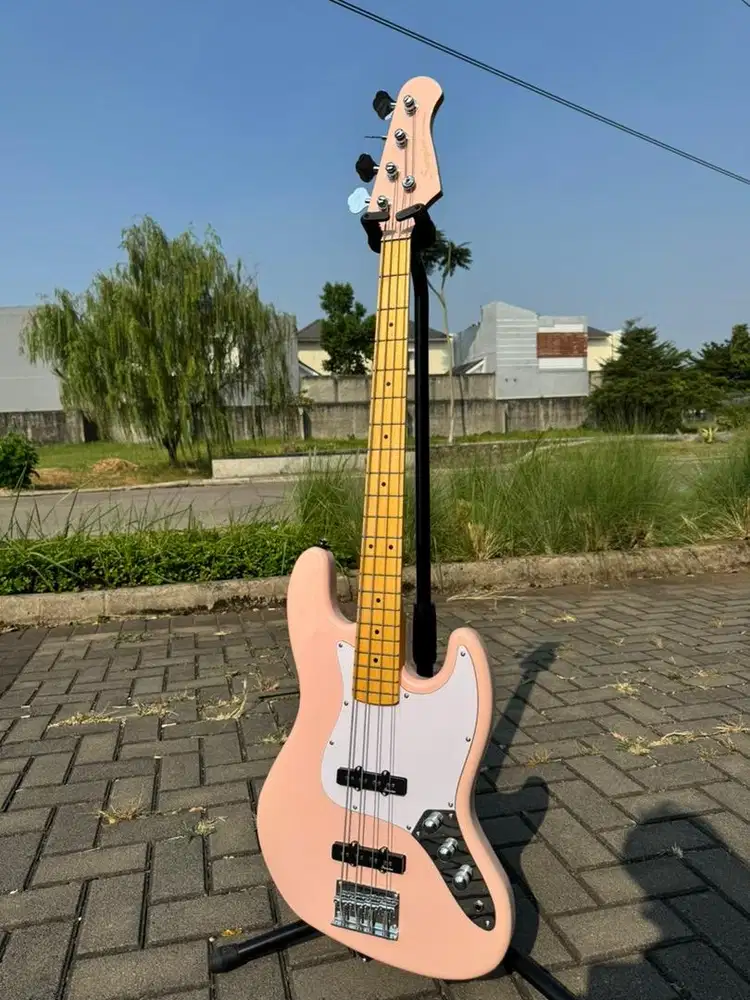 Scorpion SJ200 Jazz Bass Pink