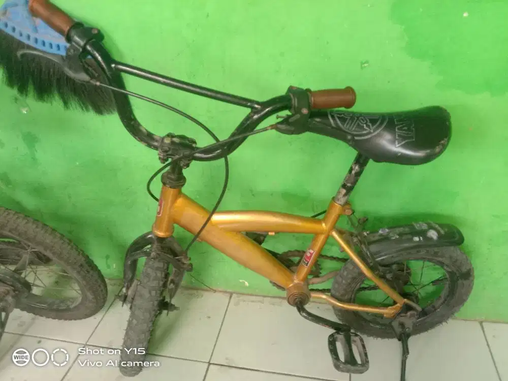 Di jual 2 unit sepeda anak ukuran anak usia 5 taun bisa per unit