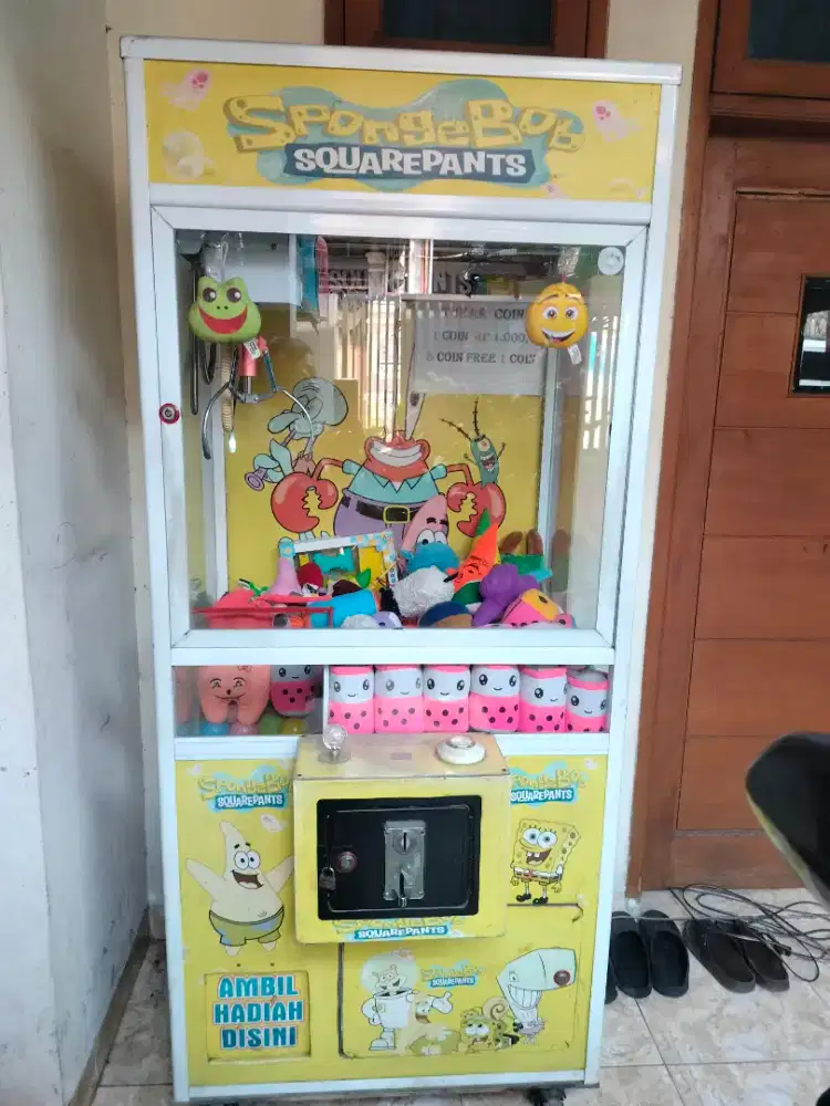 Mesin capit boneka second