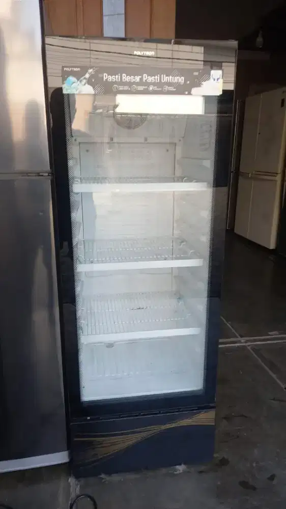 Showcase pendingin minuman