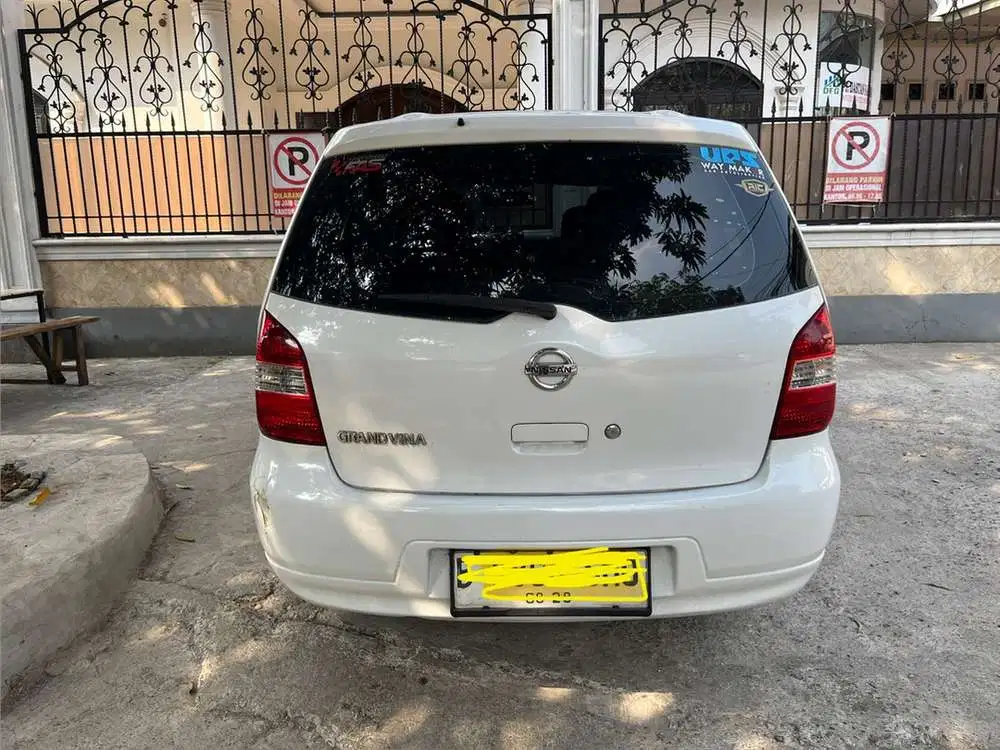 Nissan Grand livina 2012 Bensin