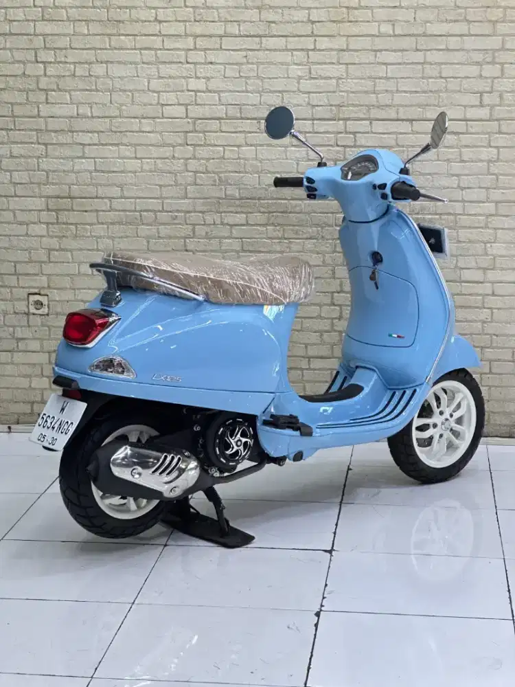 ODO 3RB‼️ Vespa LX 125 Facelift 2025 Blue Capri Likenew Mustika kepuh