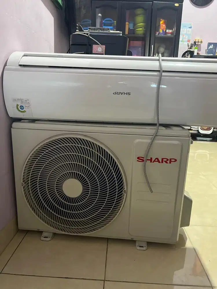 Dijual AC Shrap 2 PK dipake cuma 3 mingguan saja
