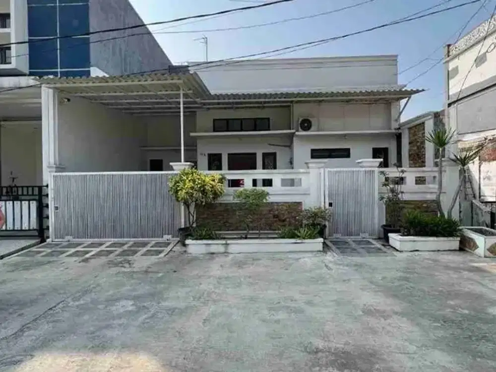 Dijual Rumah 1.5 Lantai Harapan Indah 1, LT 150m² Full Furnished SHM - 5KT/4KM Siap Huni