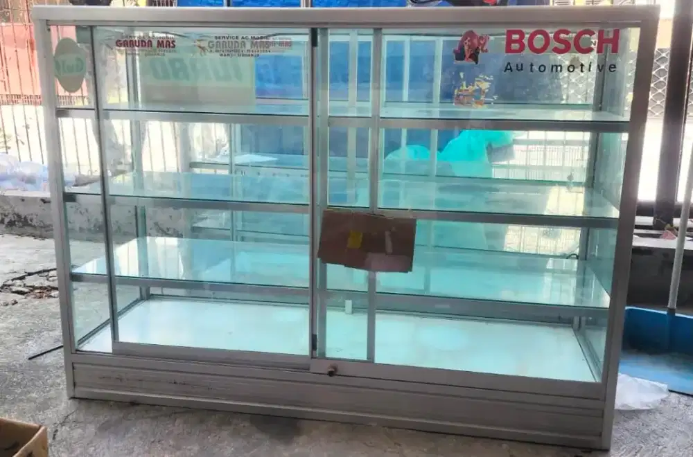 Etalase kaca bekas uk 150 x 50 x 110 cm