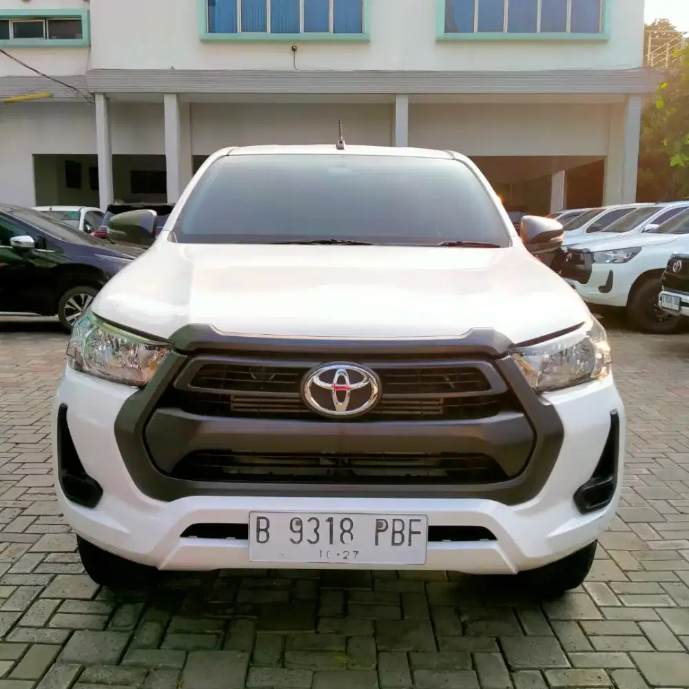 TOYOTA HILUX DC E 2.4 4X4 MT 2022