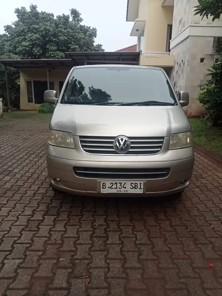 Volkswagen Caravelle 2.5 Diesel 2008 silver VW T5 Caravelle 2007/2009