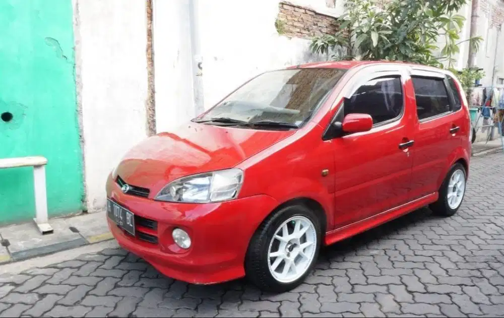 YRV 2004 automatic CBU plat H siap pakai