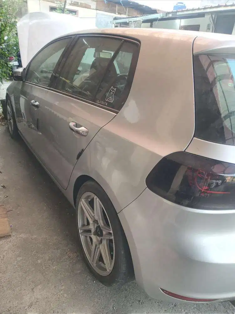 Volkswagen Golf 2010 Bensin