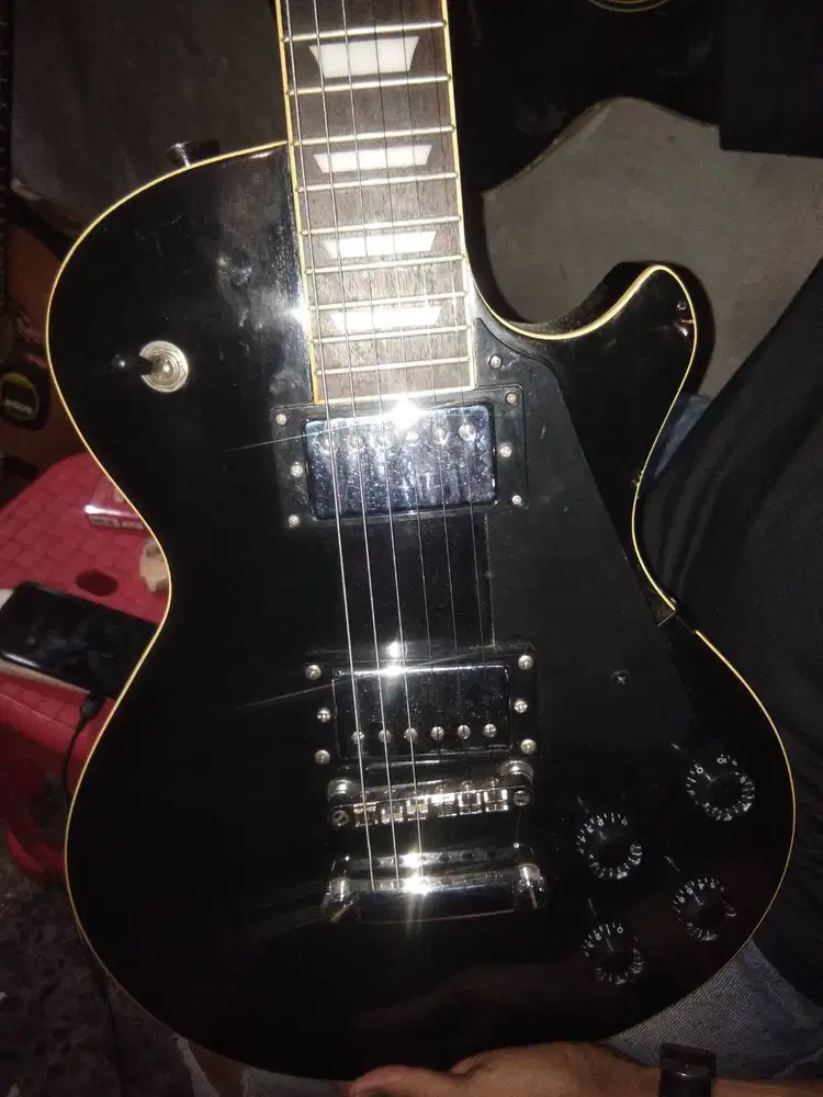 Gitar Gibson custom pabrikan