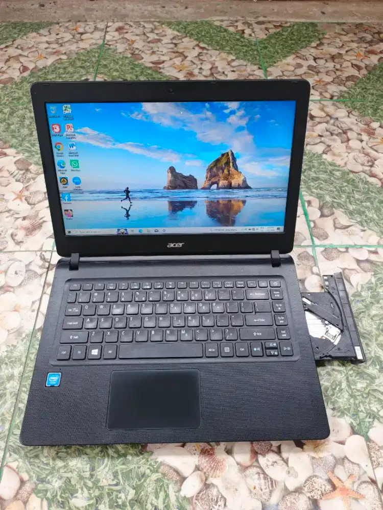 Laptop Acer Ram 10gb layar 14 inch windows 10 siap pake (bsa nego)