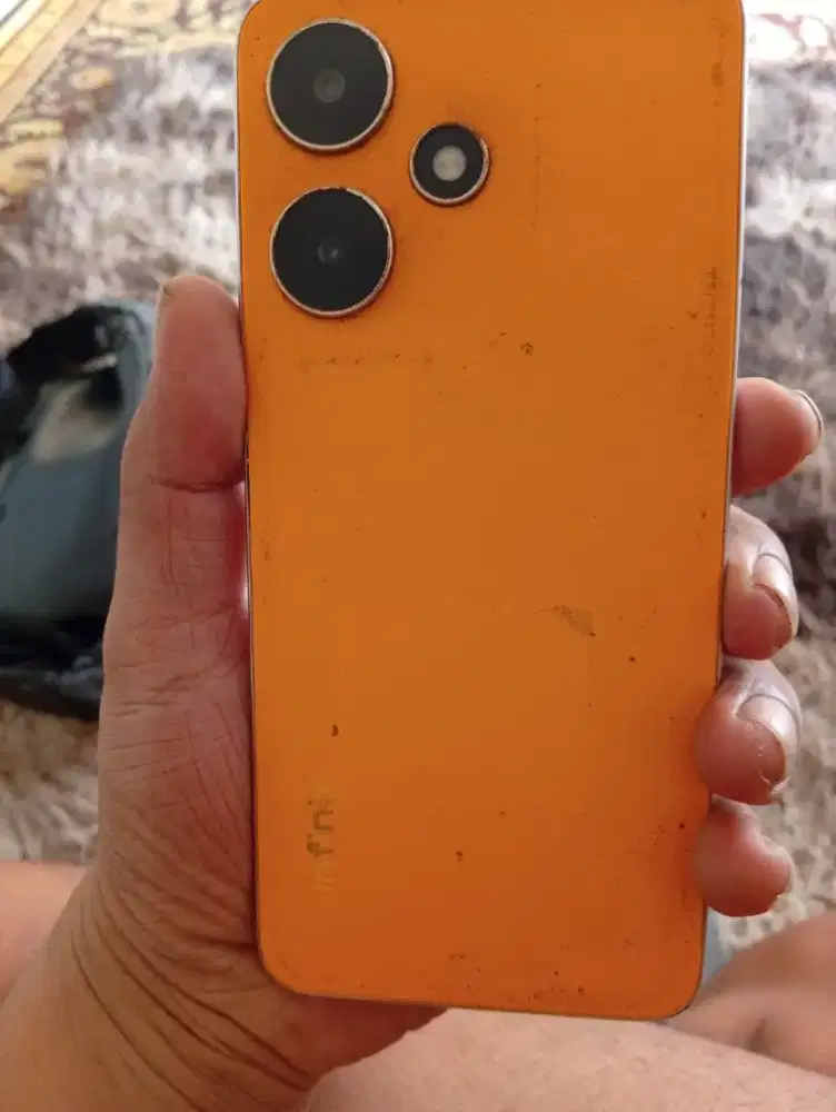 HOT 30i  8+8ext/128 Gold