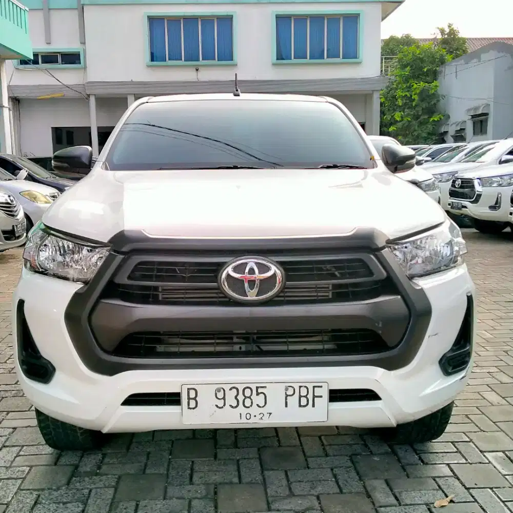 TOYOTA HILUX DC E 2.4 4X4 MT 2022
