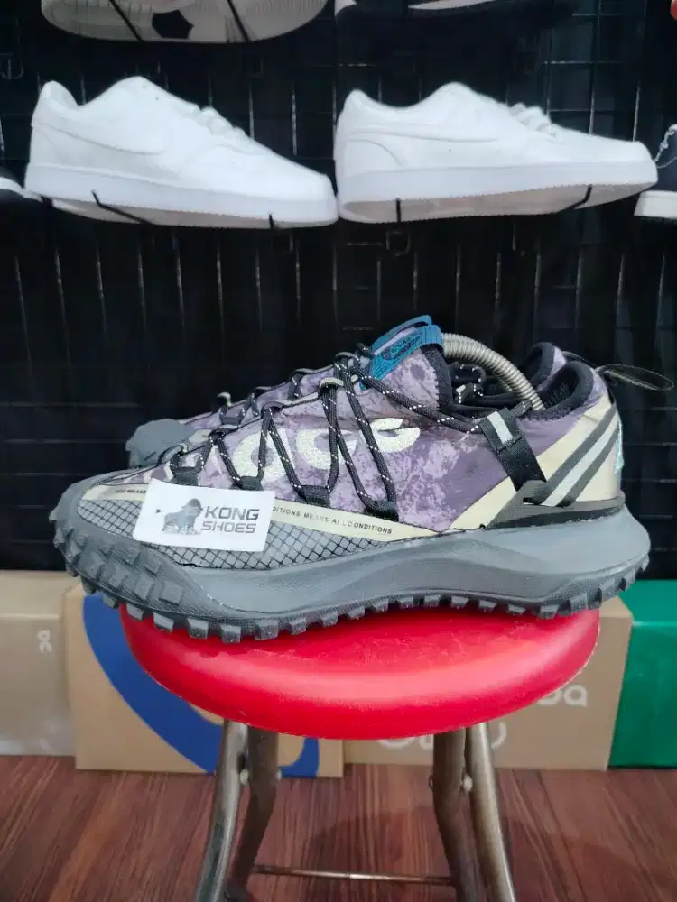 SEPATU ACG MONTAIN FLY LOW BLACK CANYON PURPLE