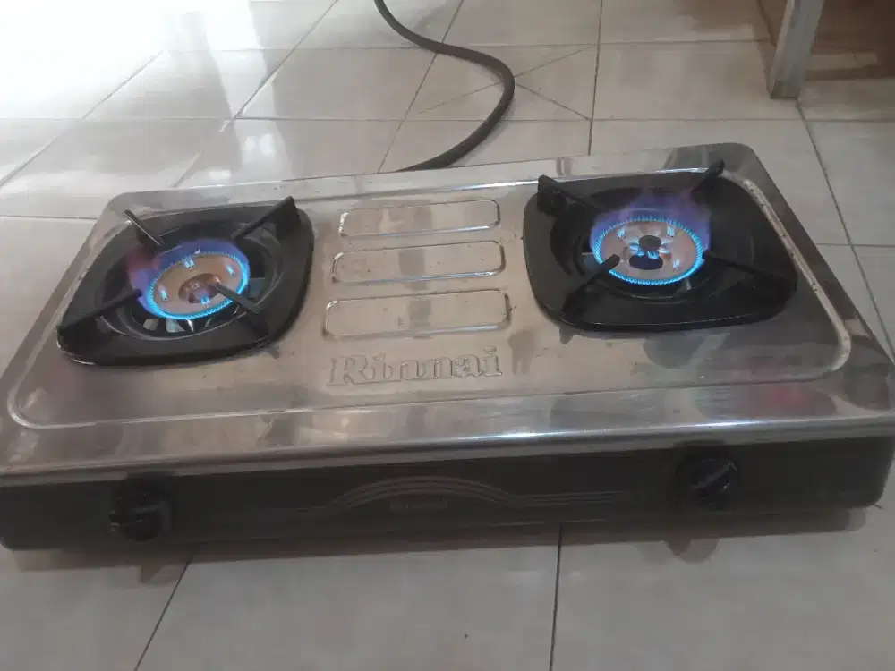 Kompor Rinnai stenlist ada api lilin nya