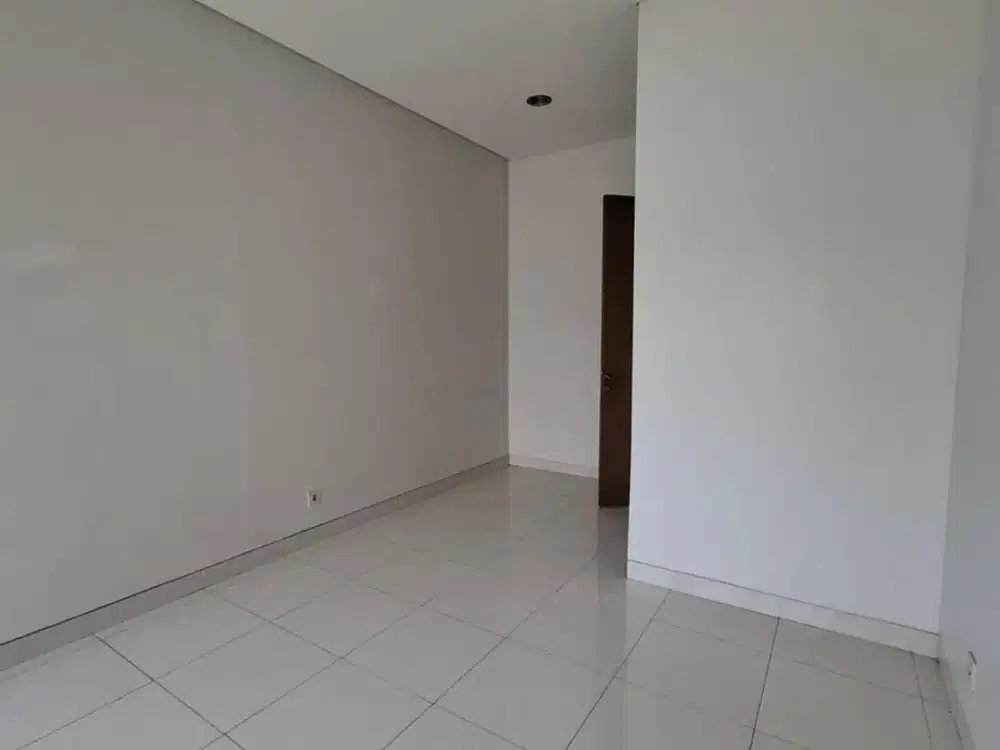 Dijual Rumah 3+1 KT Hadap Selatan SHM Siap Huni di Giardina Height BSD Foresta