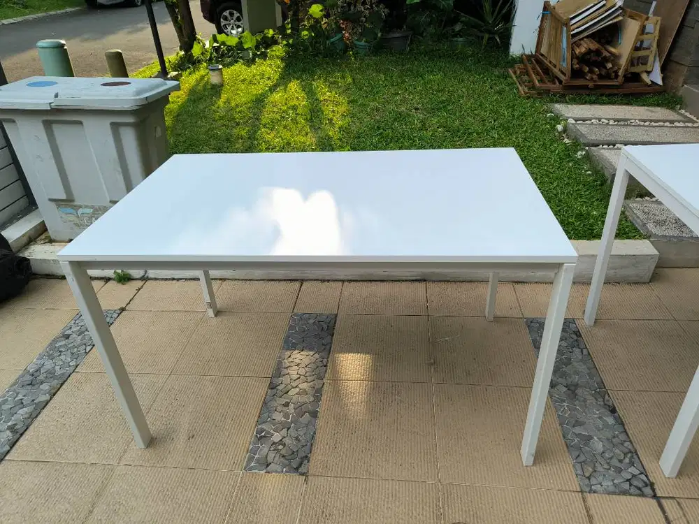 Meja Putih MELLTORP IKEA