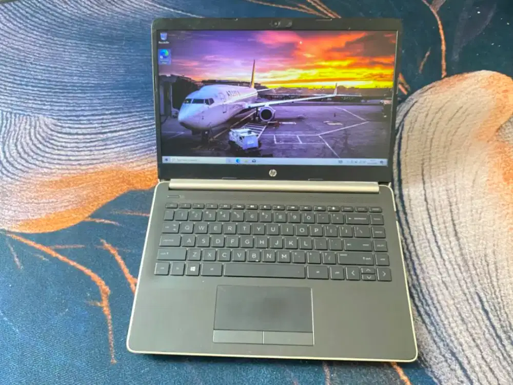 Laptop HP 14s-cf1xx Celeron 4205U 8/256