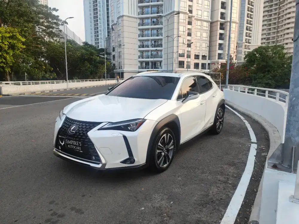 Lexus UX 250 Hybrid type F sport antik jarang ada low km full spek