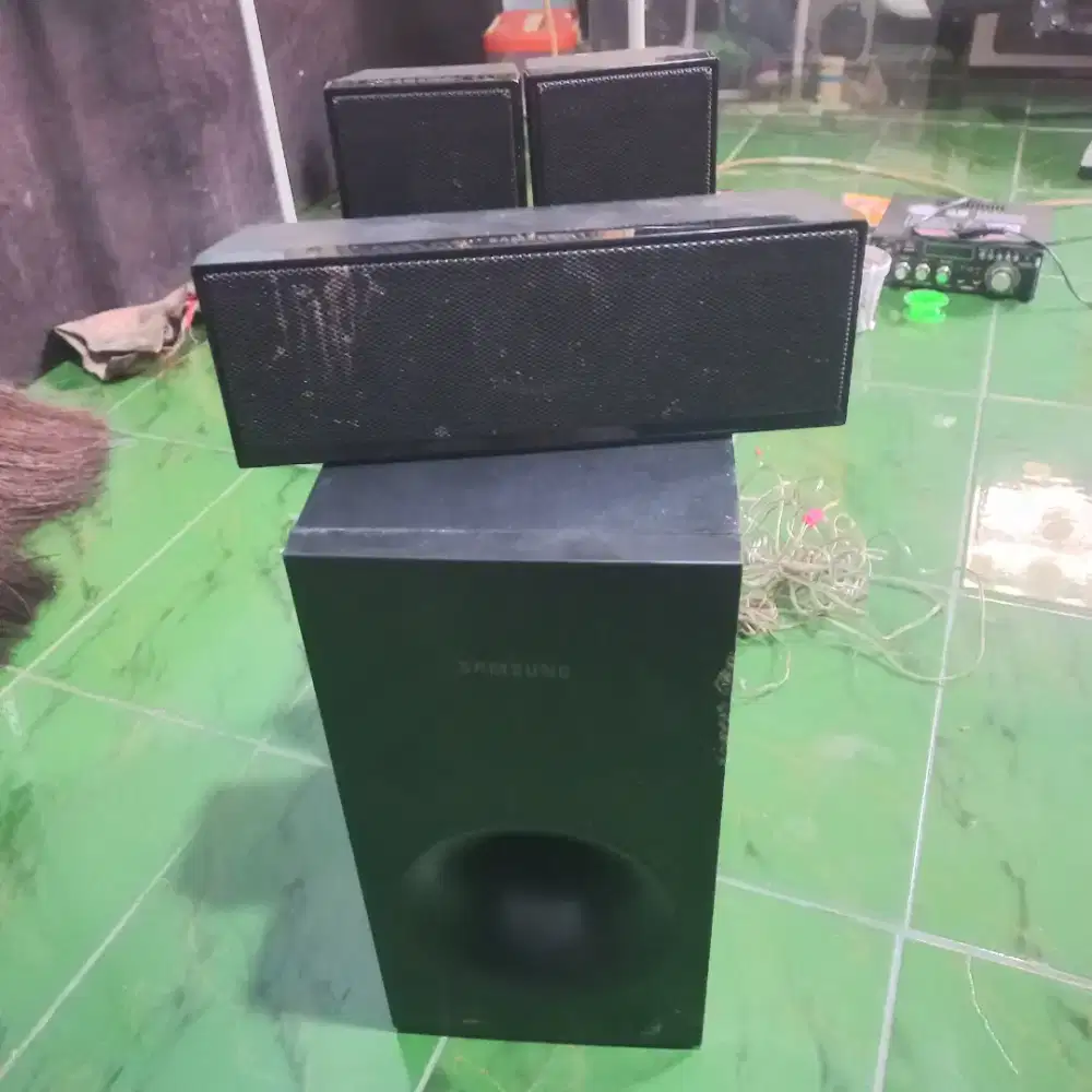 Home Theater Speaker Samsung PS-EW1-1 + PS-EC1-1 Kondisi Seperti Foto