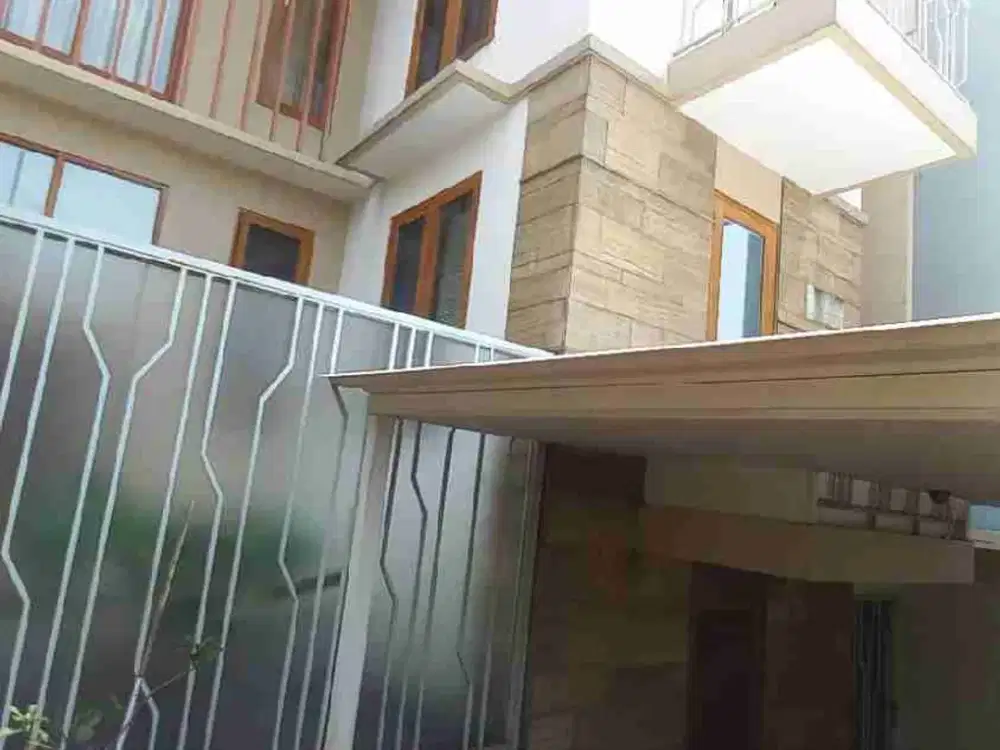 DIJUAL Rumah bagus semi furnished  di BSD  NUSALOKA TANGSEL