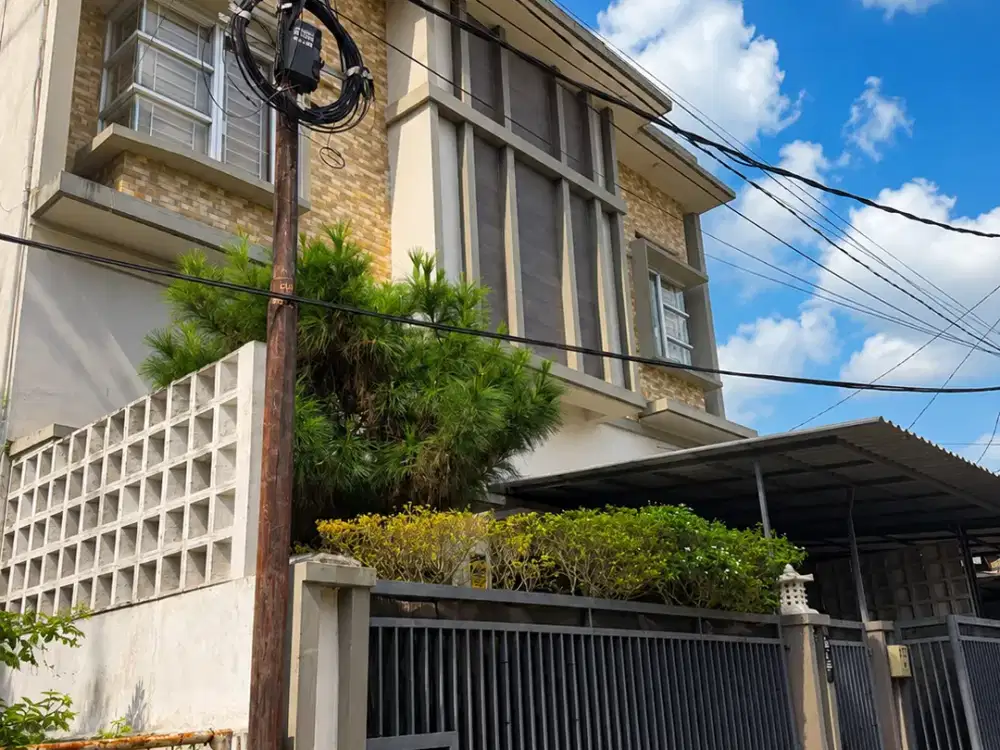 Rumah 2 Lantai Dijual Dekat Stasiun Sudimara Full Kitchen Set AM-18790