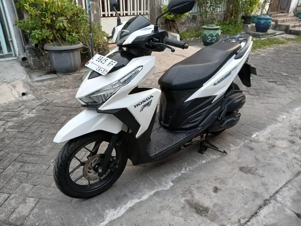 Jual honda vario 150 2015 km 44 rb sgt bagus samsat manyar