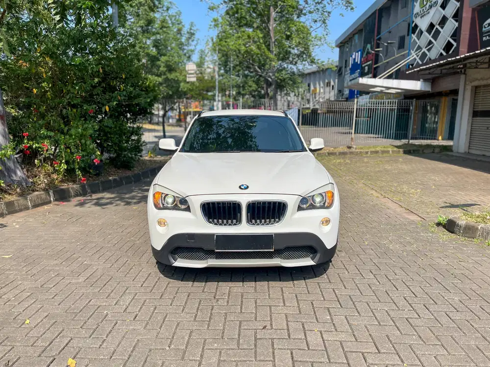 [KM Antik]BMW X1 2.0 Sdrive 18i 2011 Putih