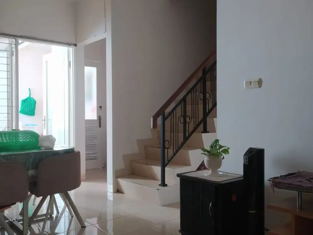 Dijual rumah 2 lantai di perumahan Grand Puri Laras ,Ciputat Legoso Raya