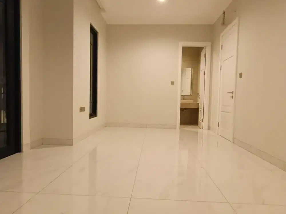 Rumah Hoek Premium 2 Lantai 4 BR Lokasi Strategis, Summarecon Crown Gading, Harapan Indah, 011