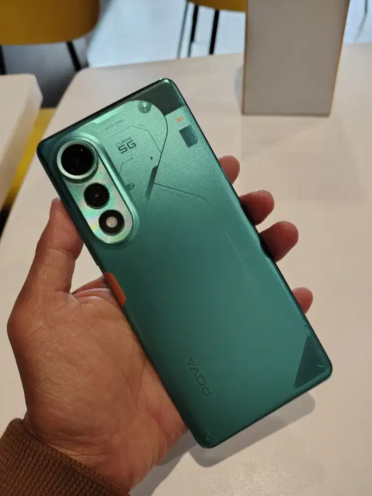 Tecno Pova Curve 5G Blue 8/256 Dimensity 7300