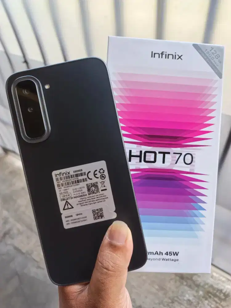 (3 Minggu Pakai) Infinix Hot 70 8/128 Like New