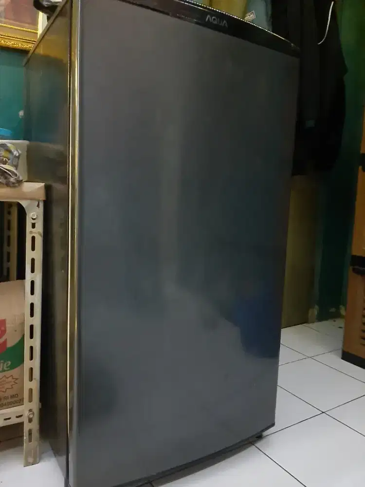 Kulkas merk Aquaa