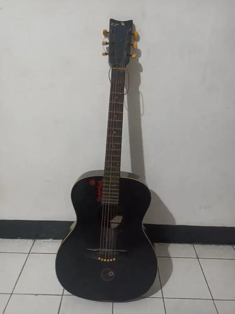 Gitar alegro tipe pertama