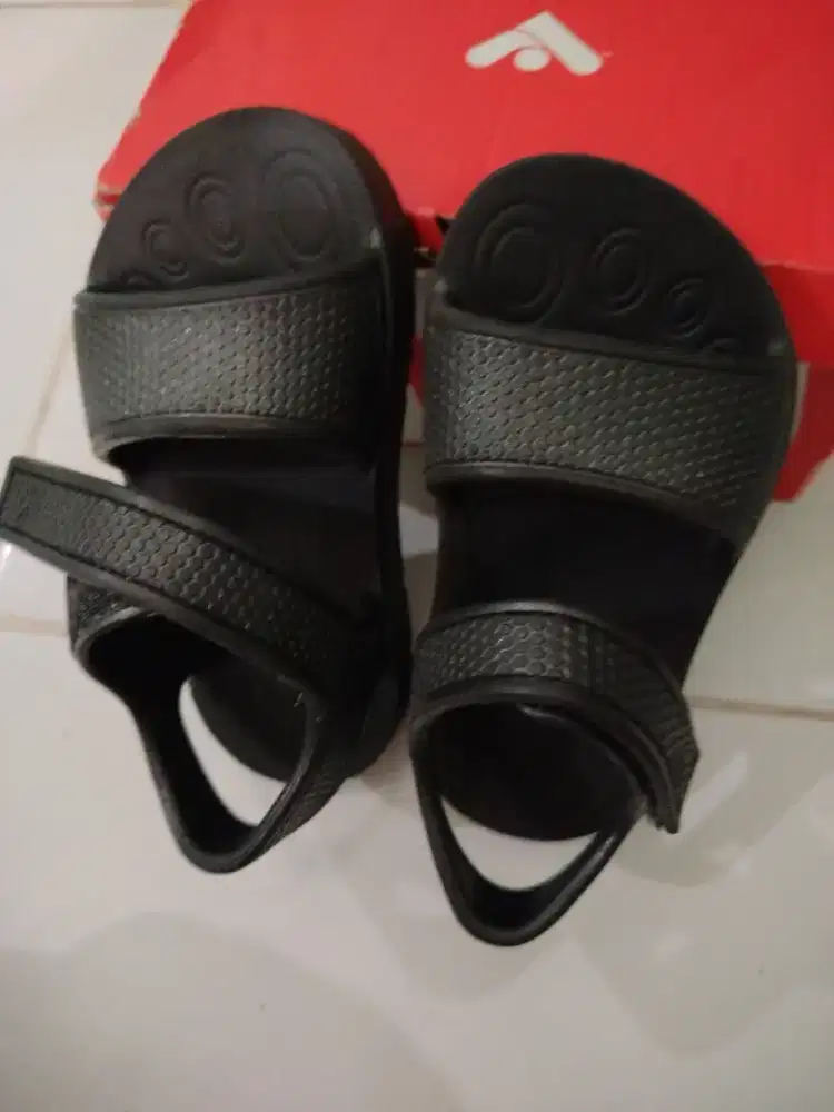 sepatu flip flop anak laki laki no 23