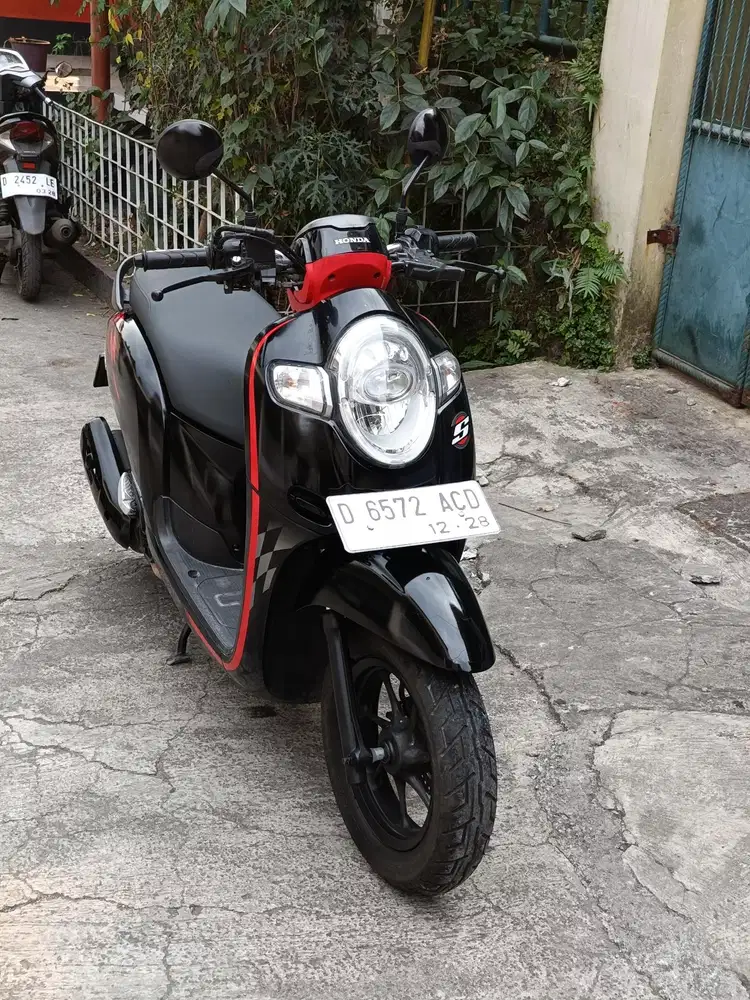Scoopy tahun 2018 pajak isi/tt boleh gan cash lebih bagus