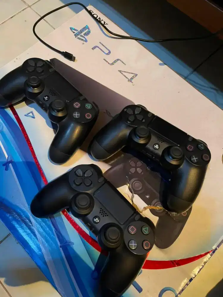 Ps 4 slim 1TB nego halus