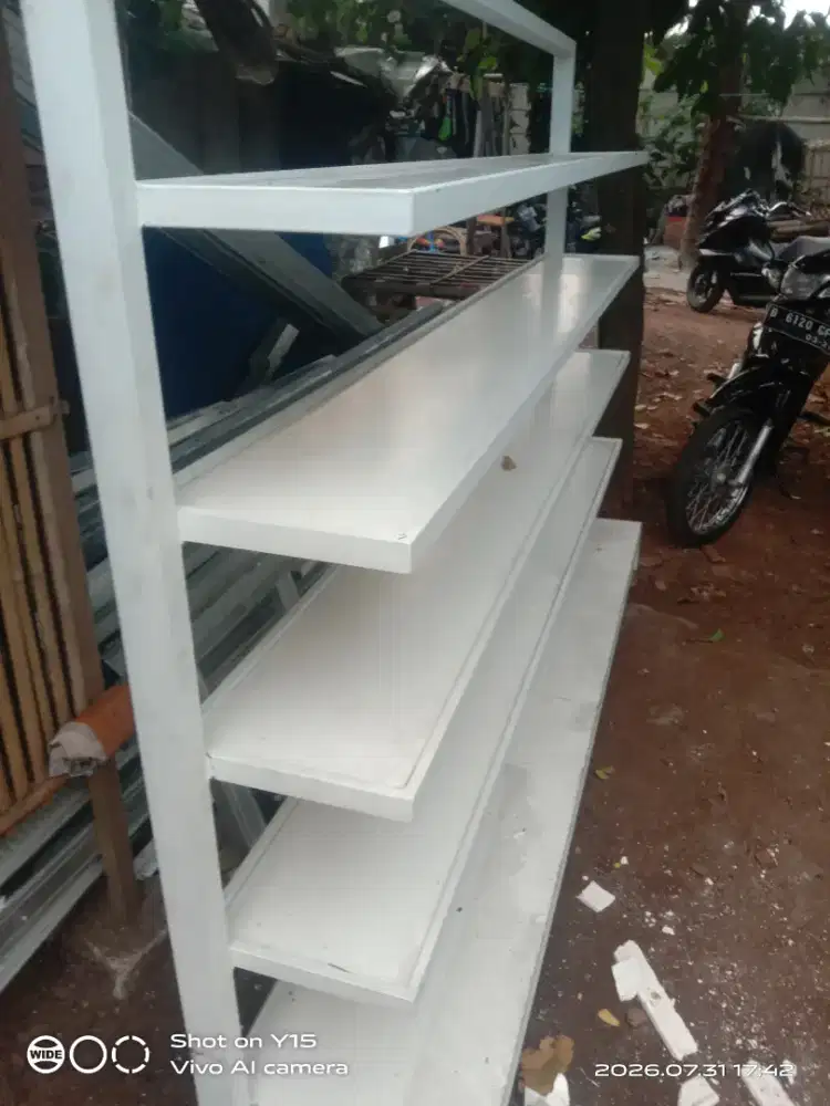 Jual borongan empat unit rak besi lima rak ambalan triplek