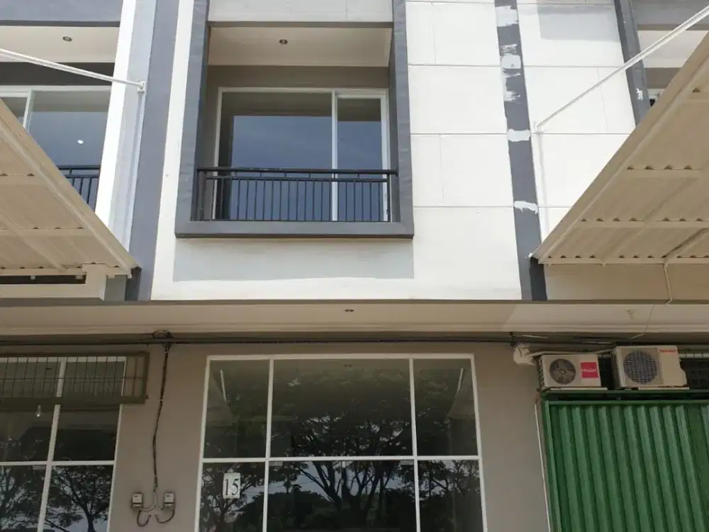 Ruko Strategis 3 Lantai Commercial Area Royale Palm Cengkareng Jakbar, LT 67m² LB 210m² - Nego