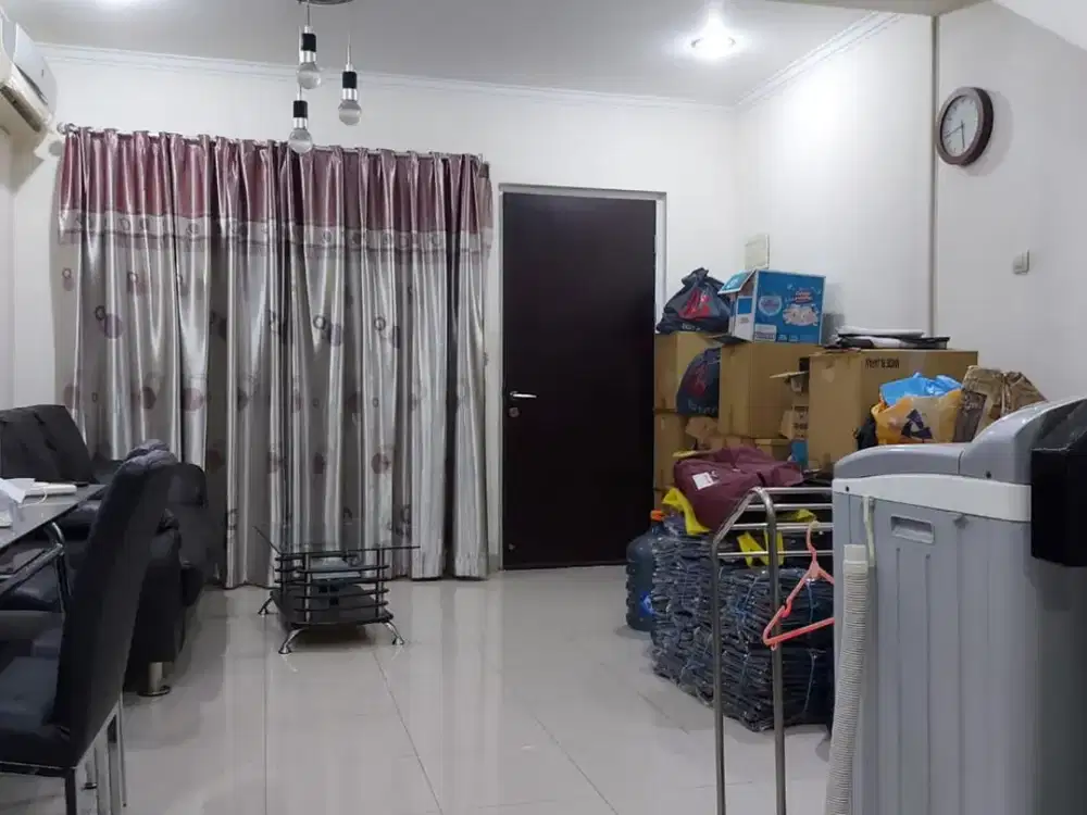 Dijual rumah siap huni 2 1/4 lantai di golden palm