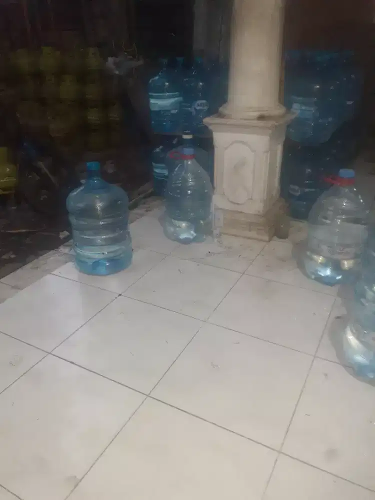 Dibutuhkan karyawan pengecekan barang dan pengisian galon