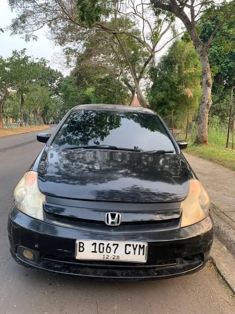 DIJUAL HONDA STREAM STA 1.7 i-VTEC MT 2007